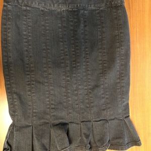 Club Monaco Denim Skirt, Size 6, Fit & Flare